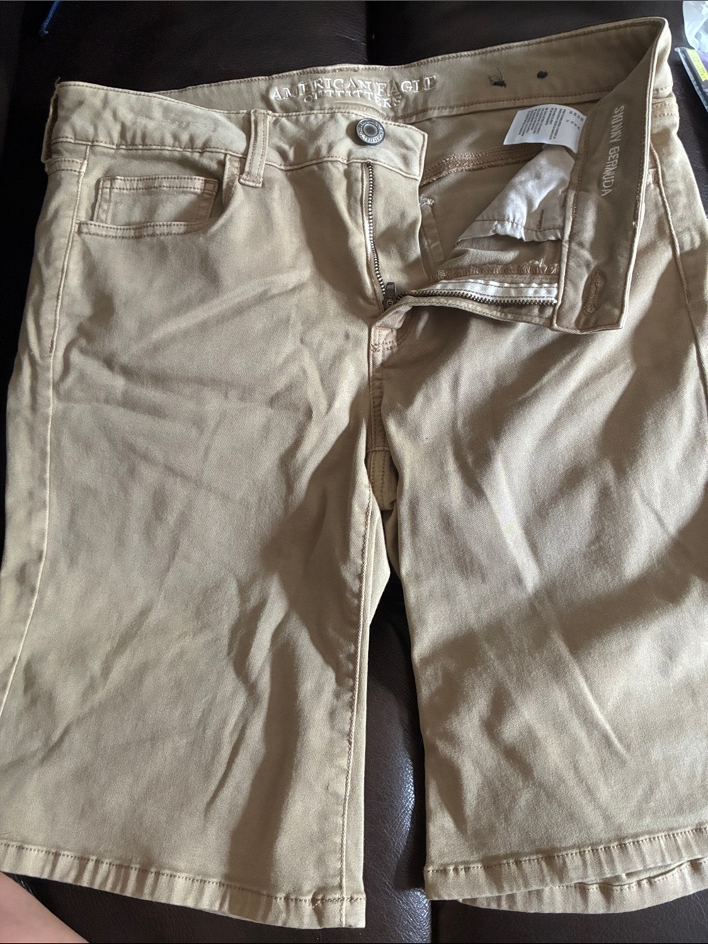 American eagle Bermuda Shorts tan skinny woman’s